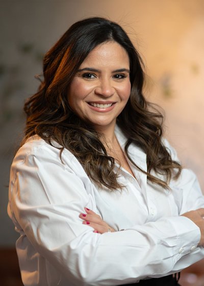 Thais Businaro thais.jpg